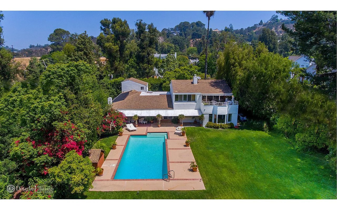 Guard-Gated Celebrity Enclave