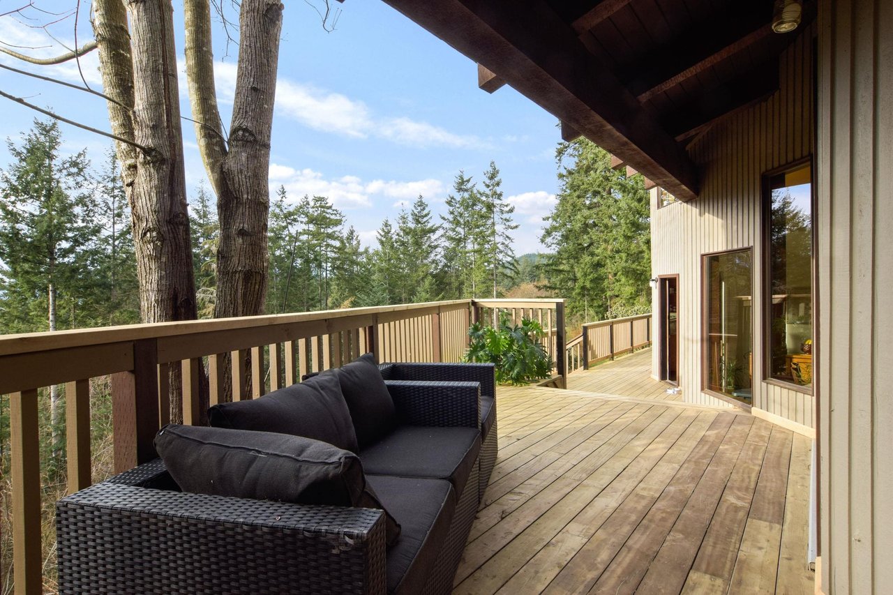 1557 Whitesails Dr