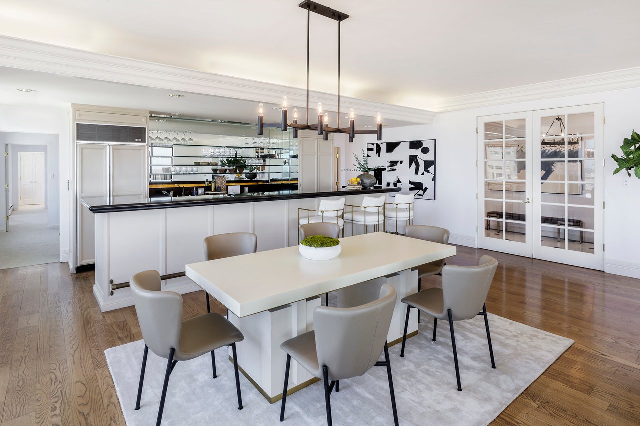2,027 SqFt Corner View Condo On Nob Hill