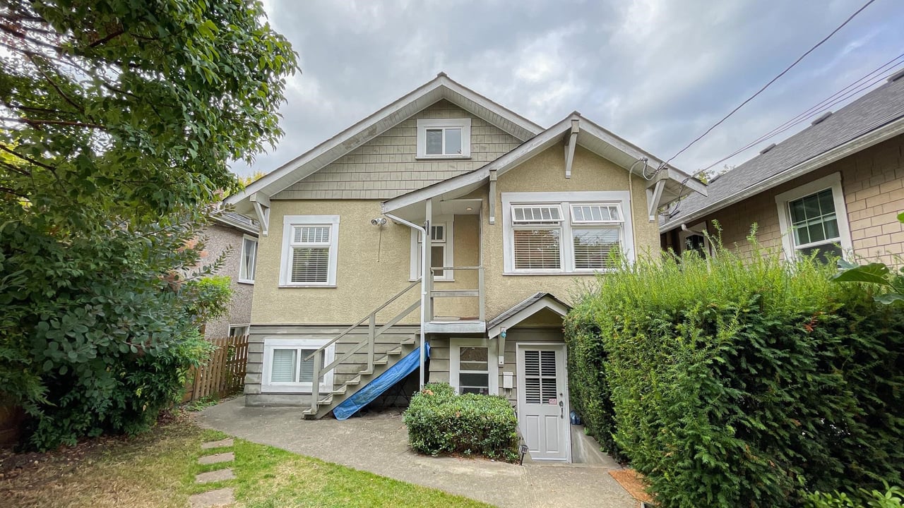 451 E 47th Ave
