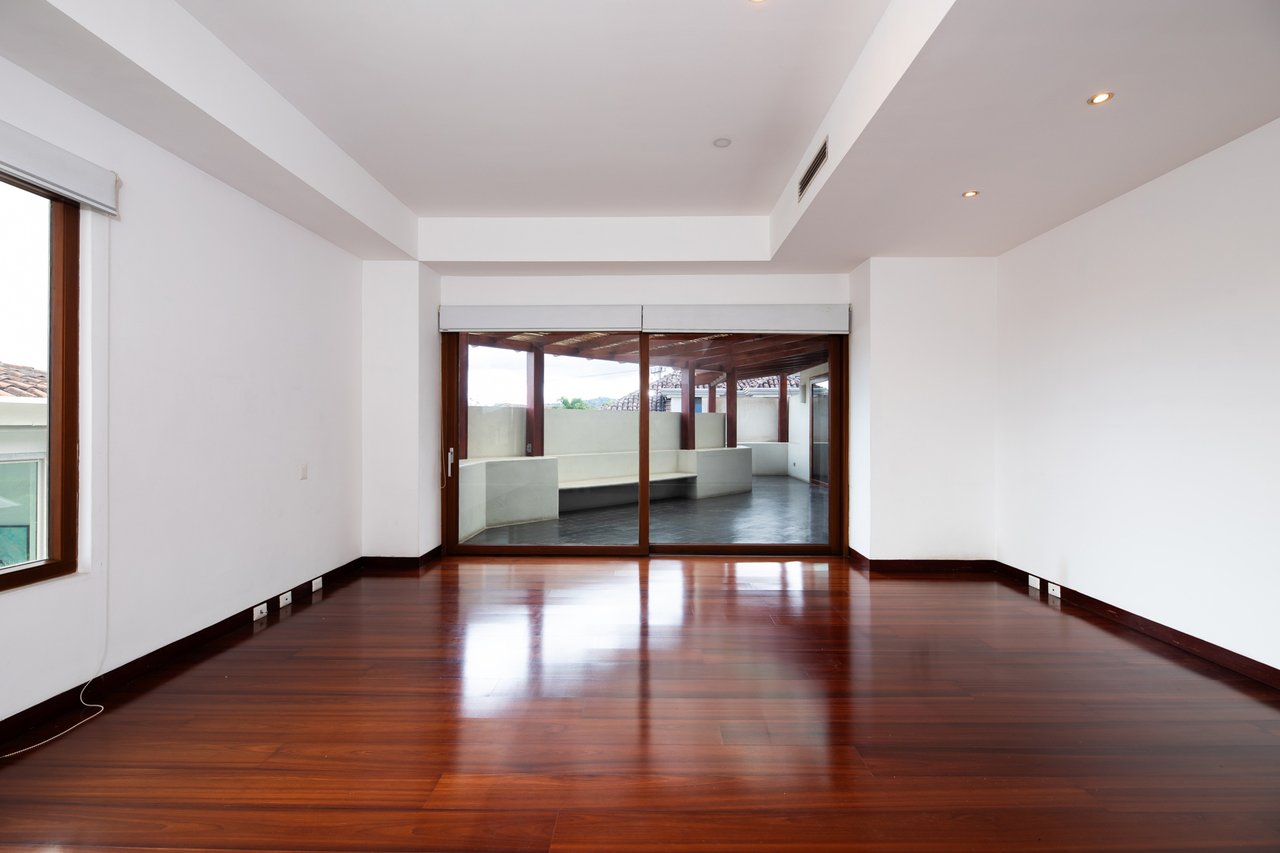 Modern Rented Estate, Escazu, San Jose