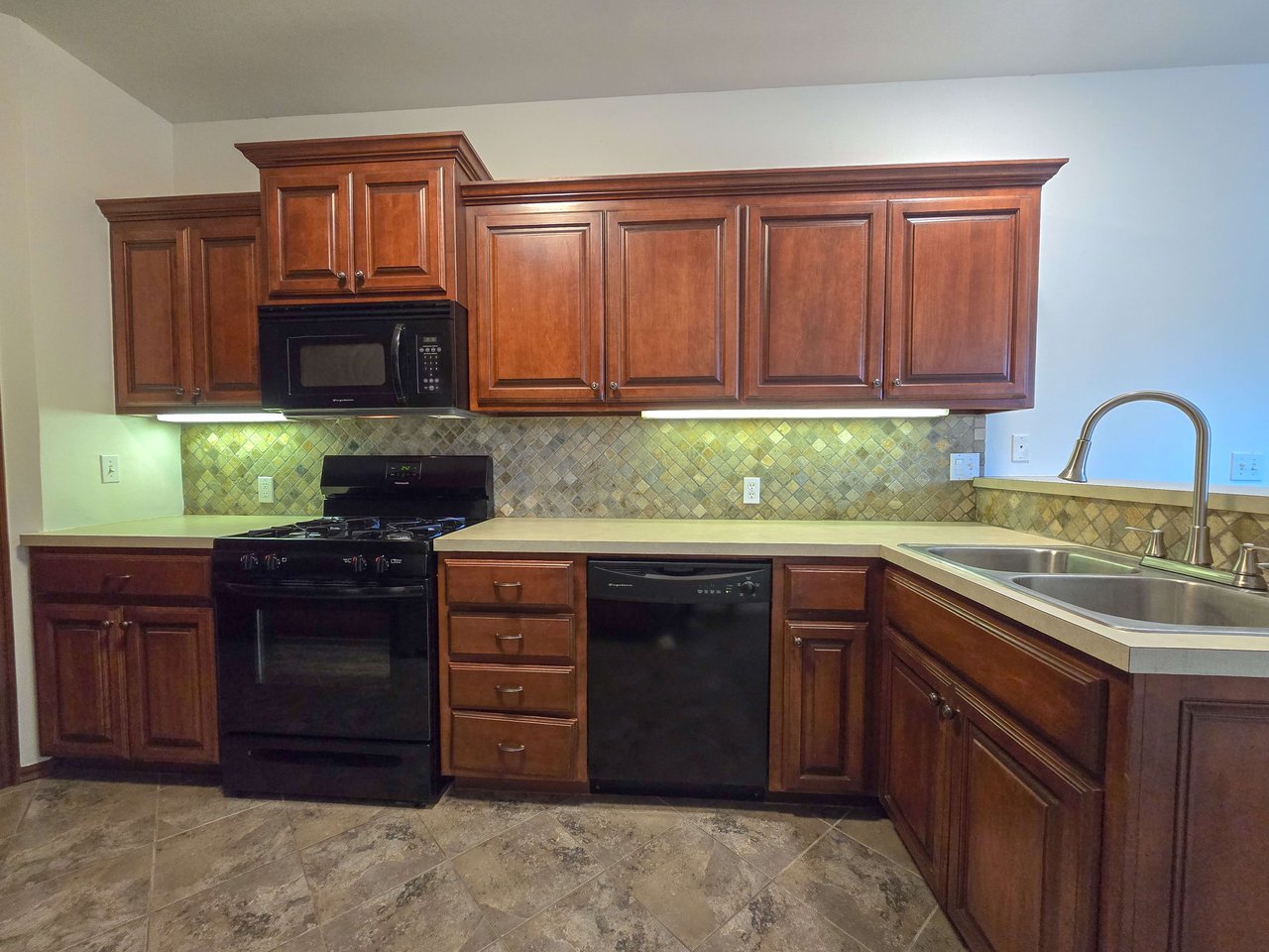 1211 Orchard Dr