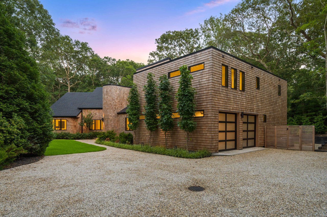 25 Alewive Brook Road, East Hampton