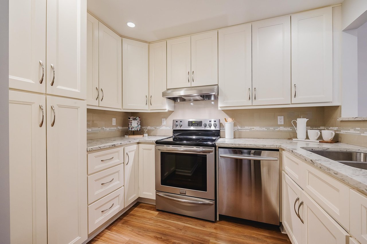 16-270 Casey St