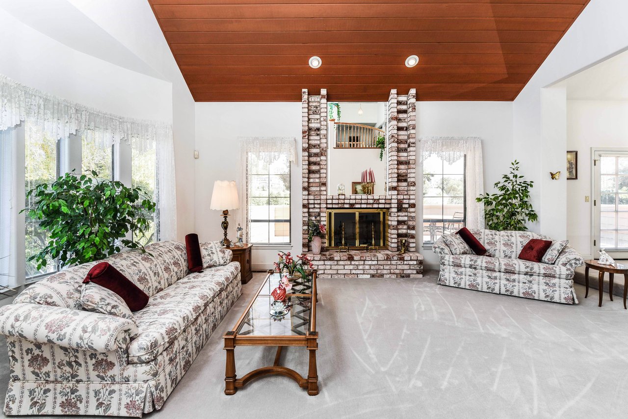Fantastic Opportunity to buy in Alamo!