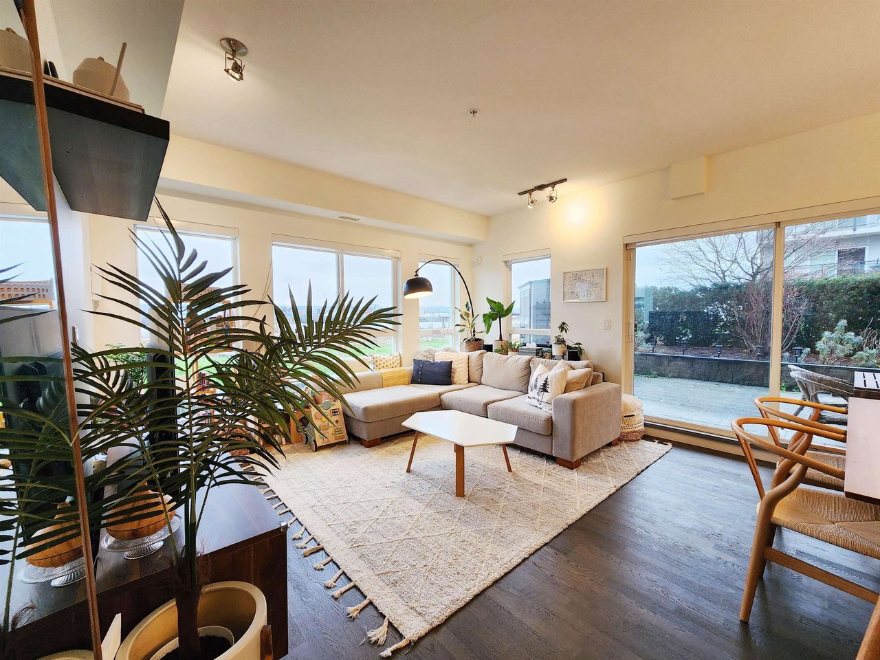 112-10033 River Dr