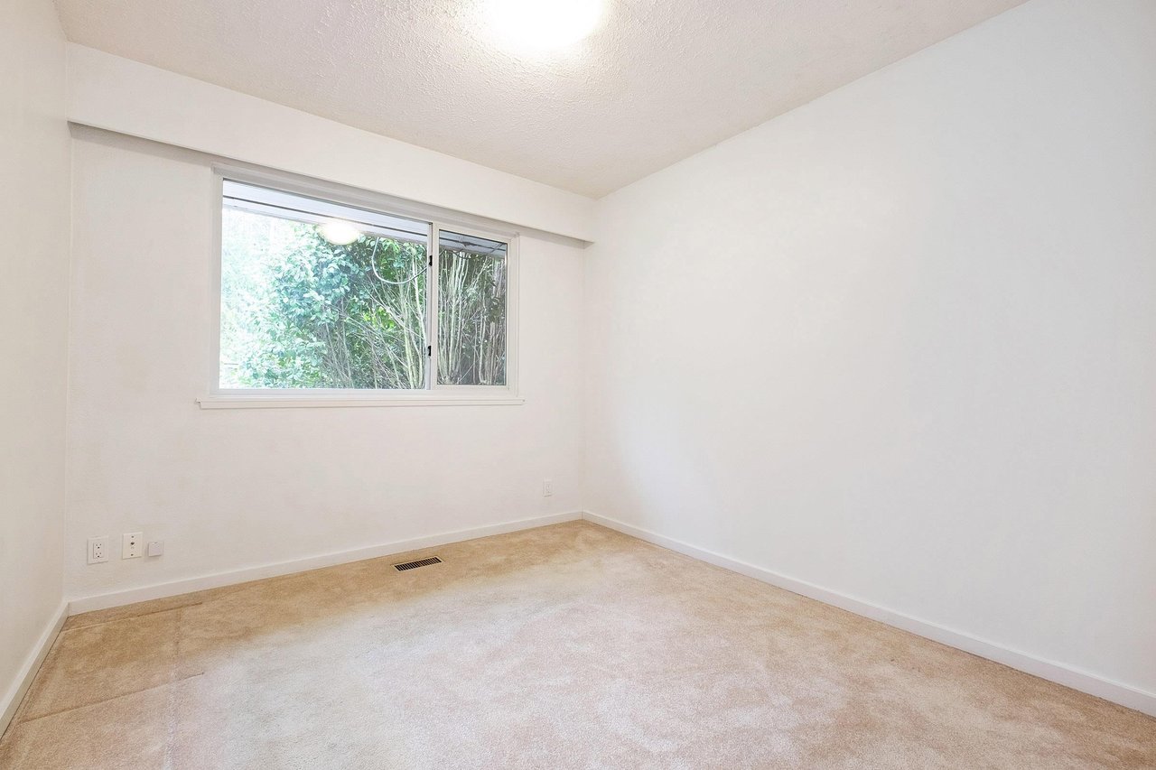 22 Glenmore Dr