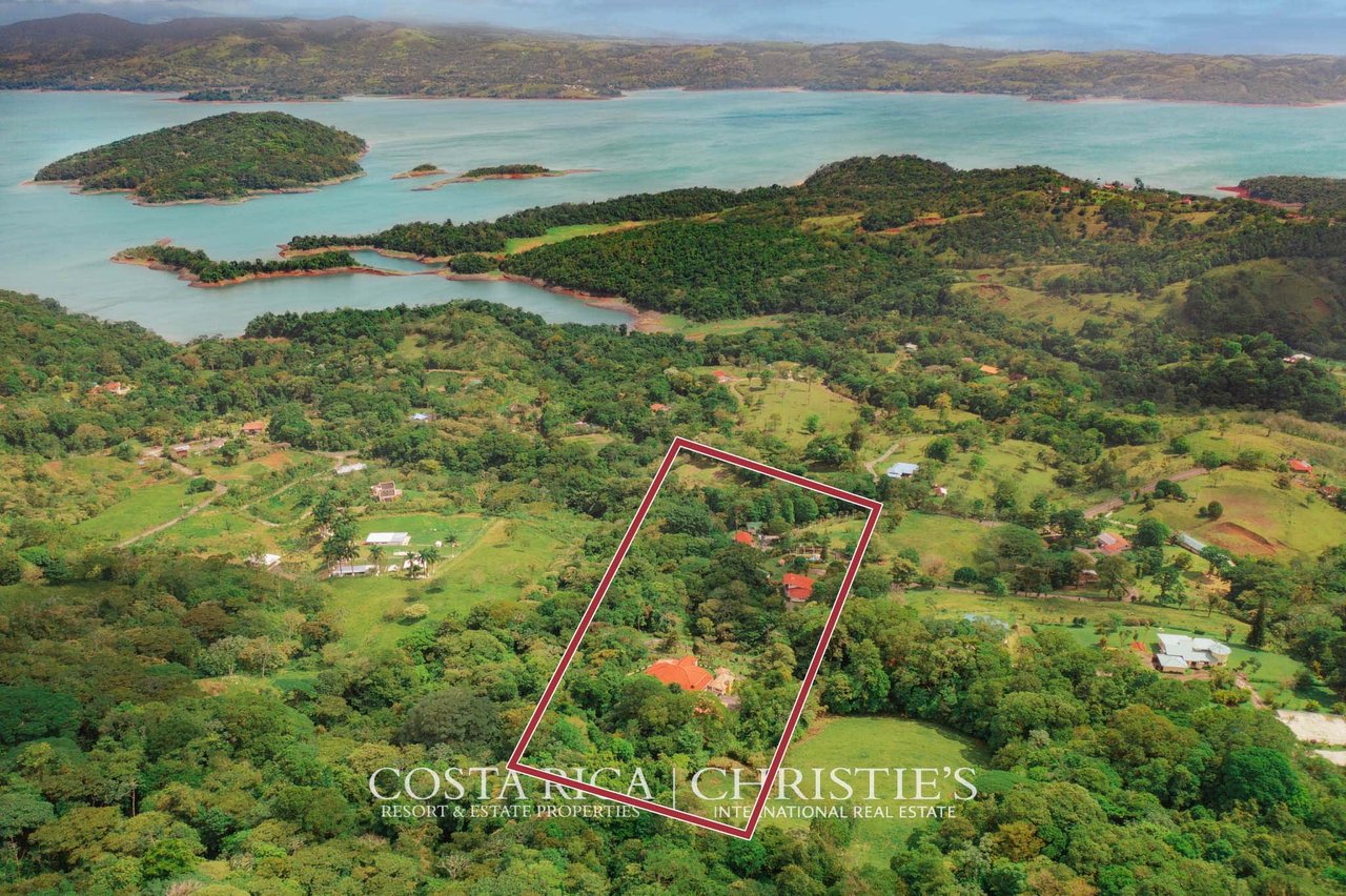 Lake View Estate in Nuevo Arenal