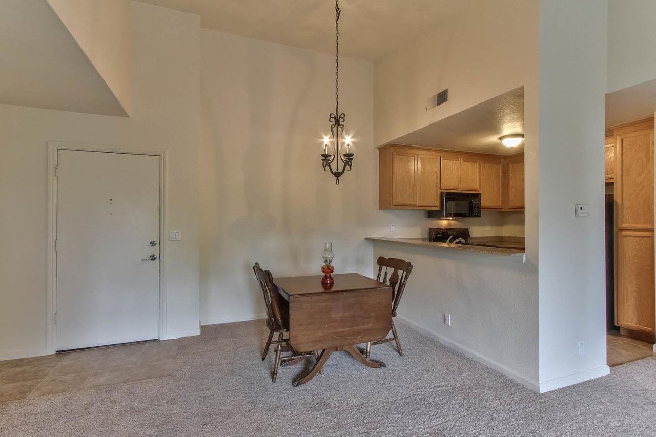 425 W Laurel Dr APT G