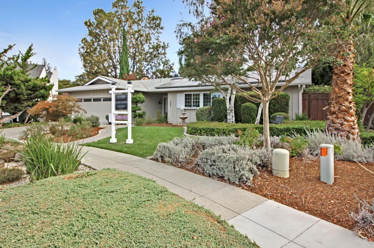 307 Los Pinos Way