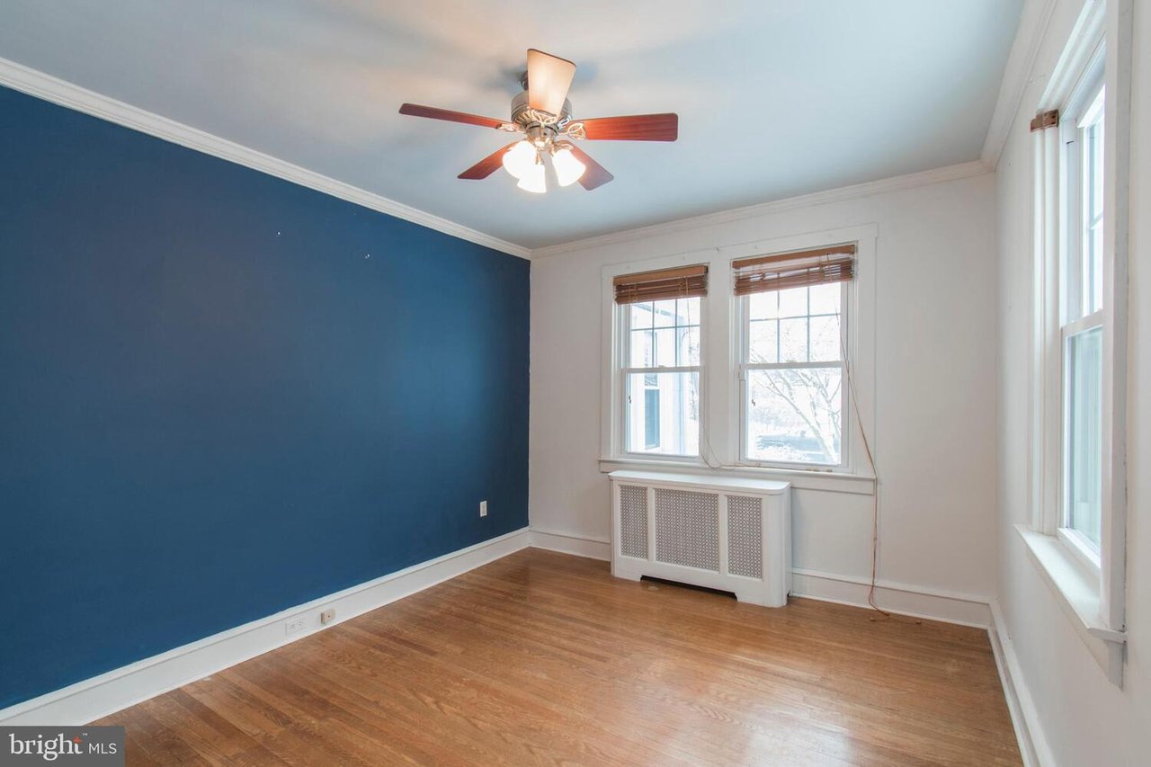 52 WEISS AVE