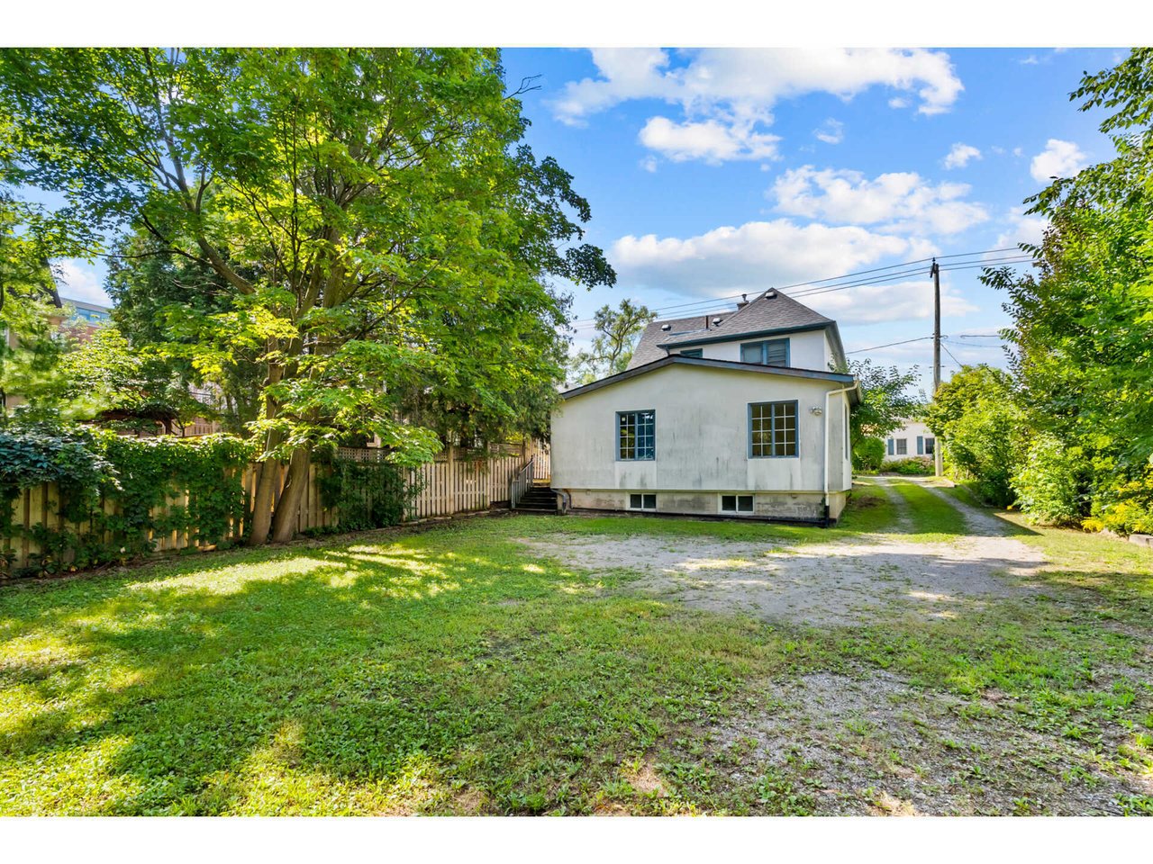 131 Chisholm St