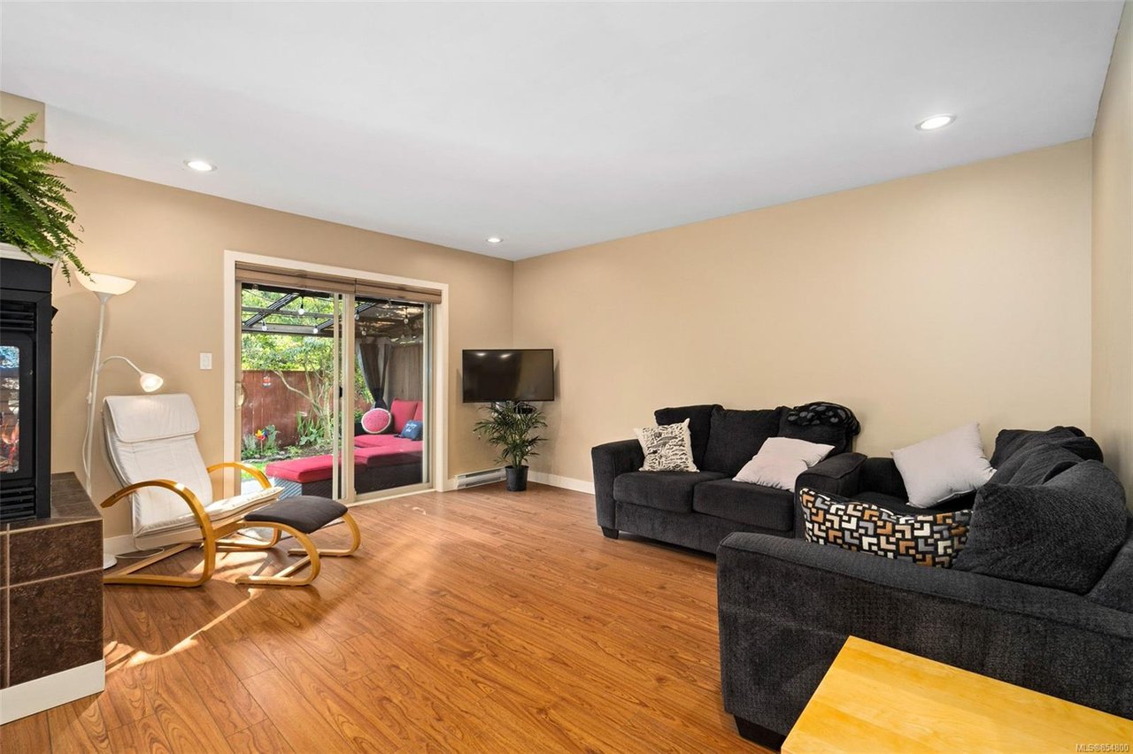 3207 Ernhill Pl
