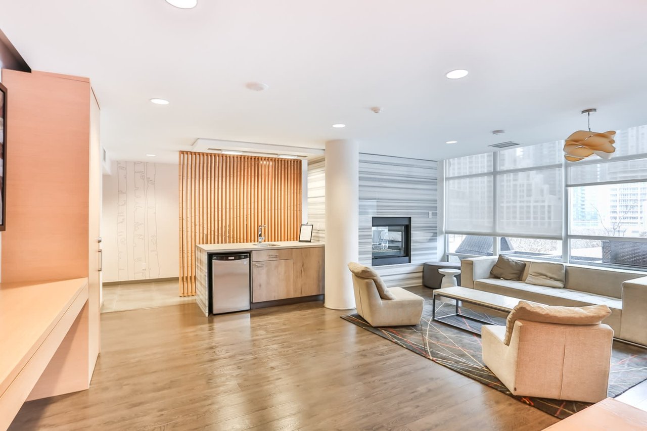 15 Bruyeres Mews
