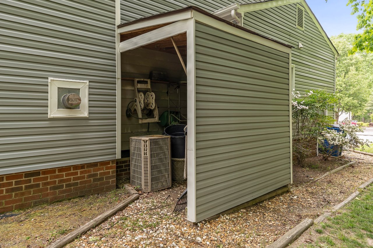 6007 Oak Landing Drive