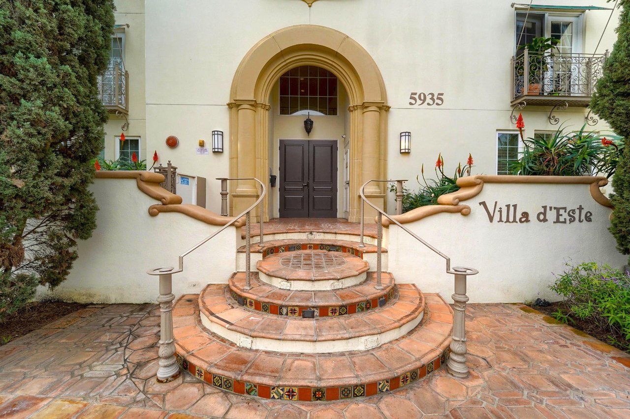 5935 Playa Vista Dr. Unit 112