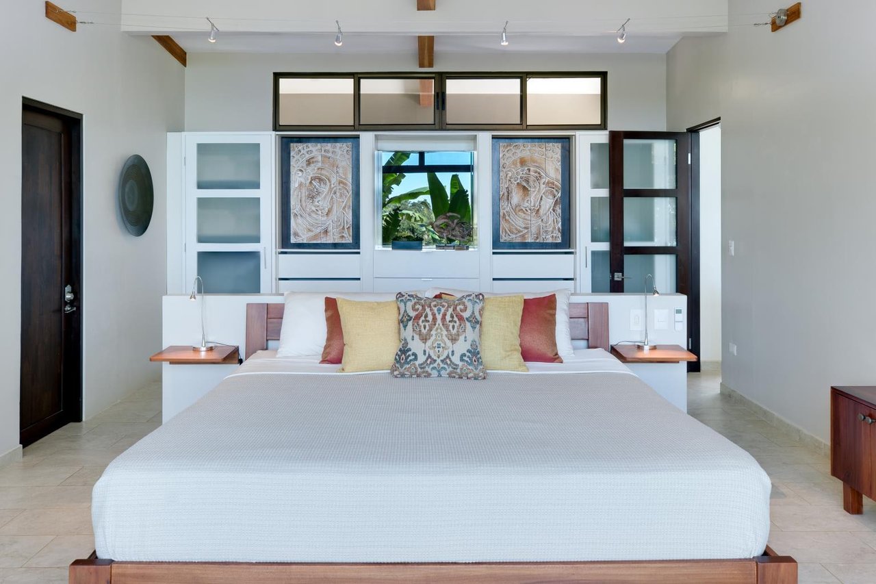 Villa Santo Vida, 4 Bed, Ocean View