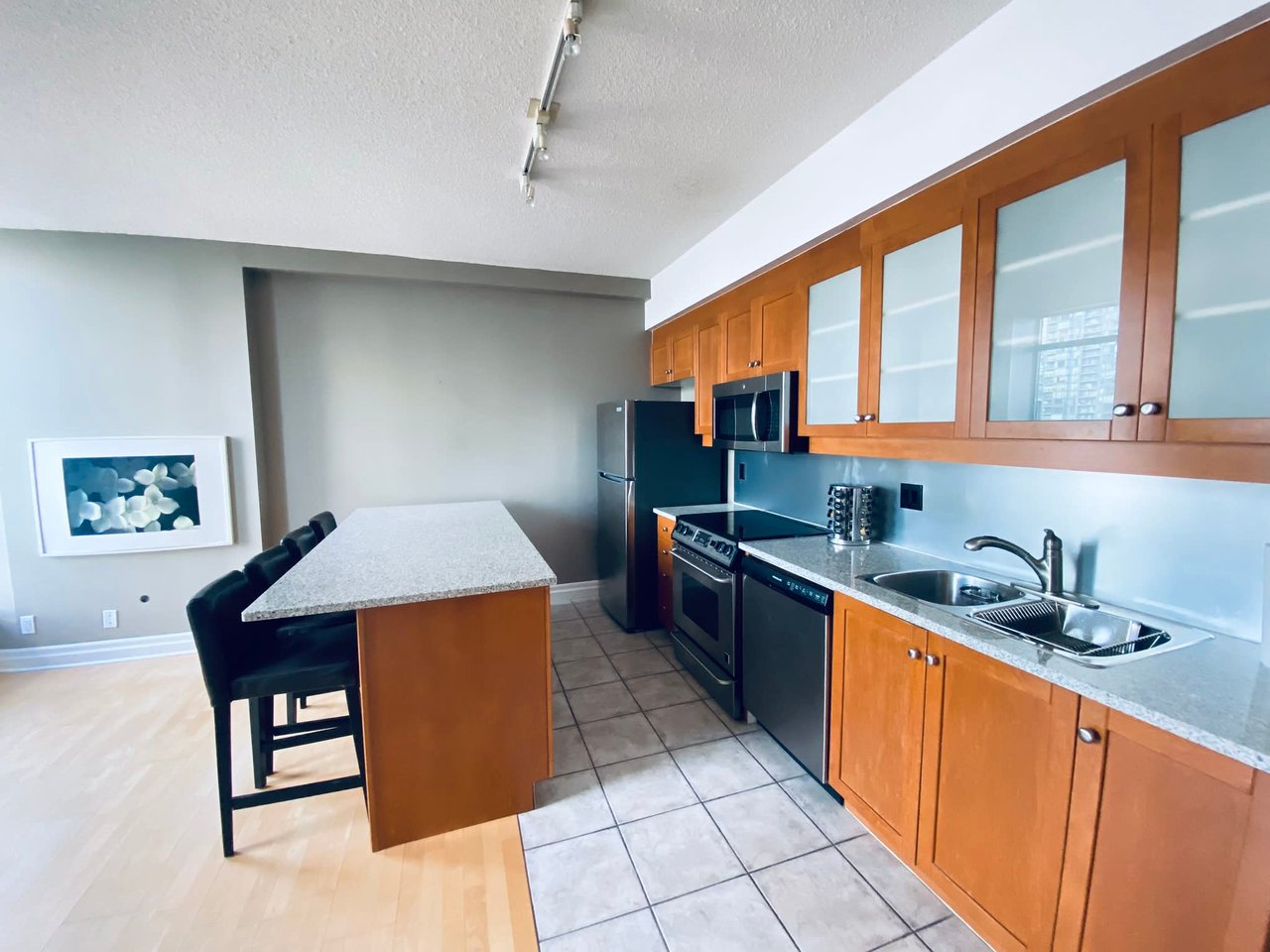 500 Queens Quay W Unit: 911E