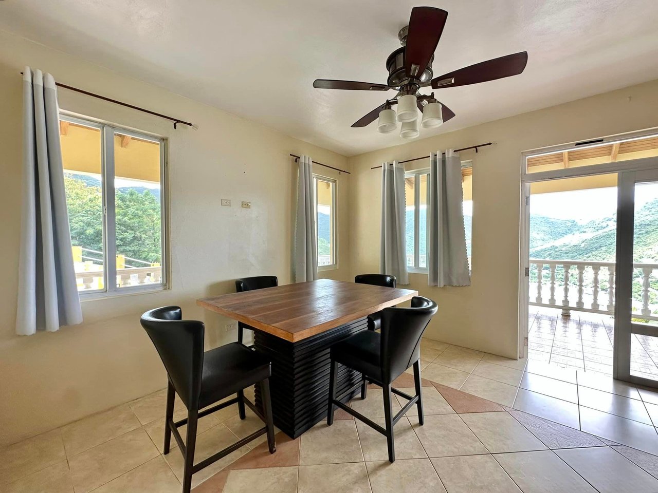 930  Threadfall 3 Bedroom Townhouse