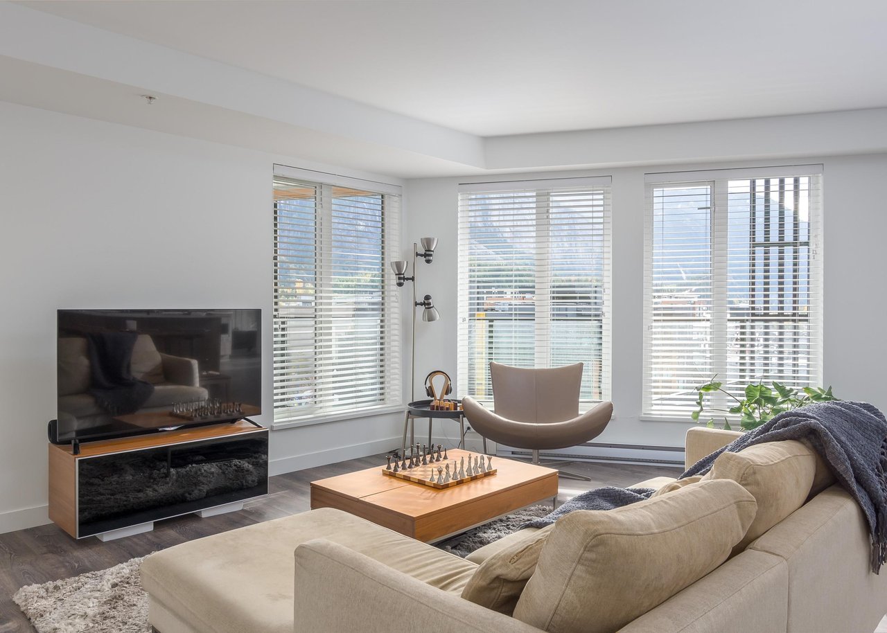 401-1365 Pemberton Ave