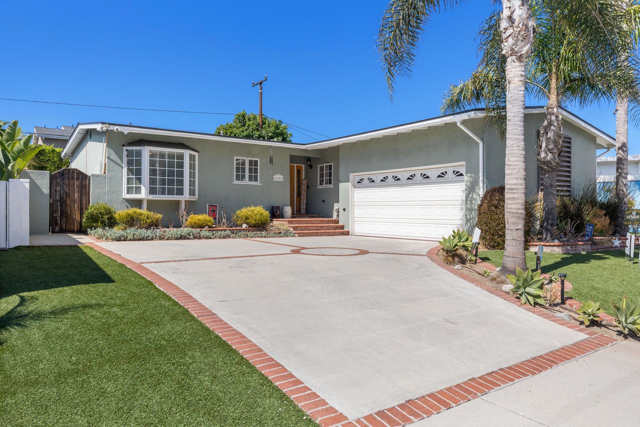 Charming inside and out in East Manhattan Beach