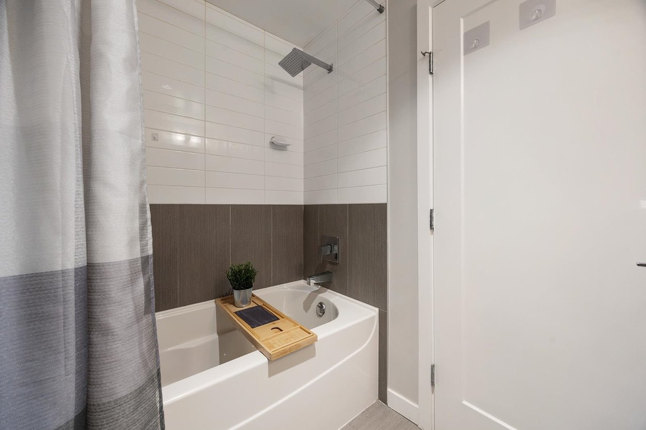 E106-20211 66 Ave