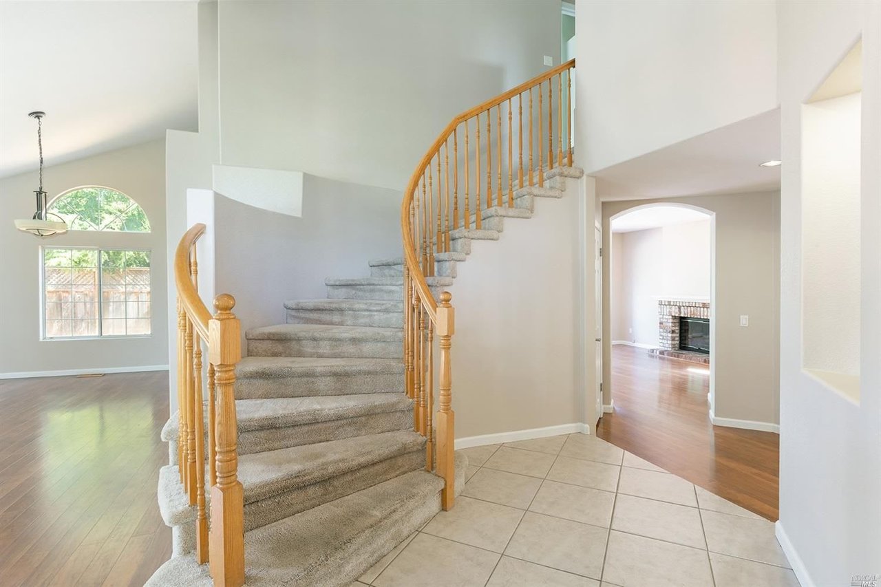 2093 Pinercrest Dr