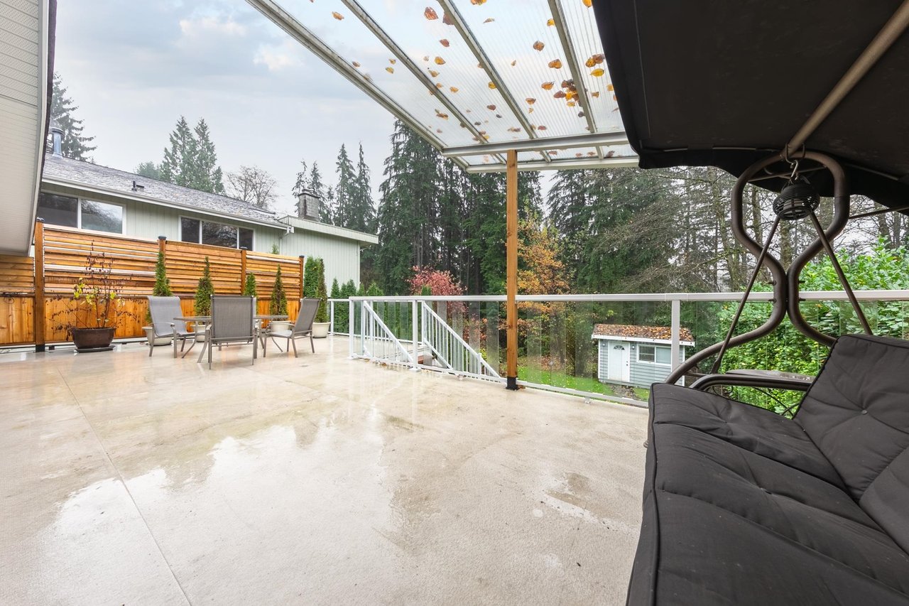 1650 Deep Cove Rd