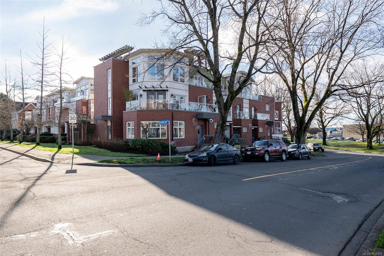 13-60 Dallas Rd, Victoria