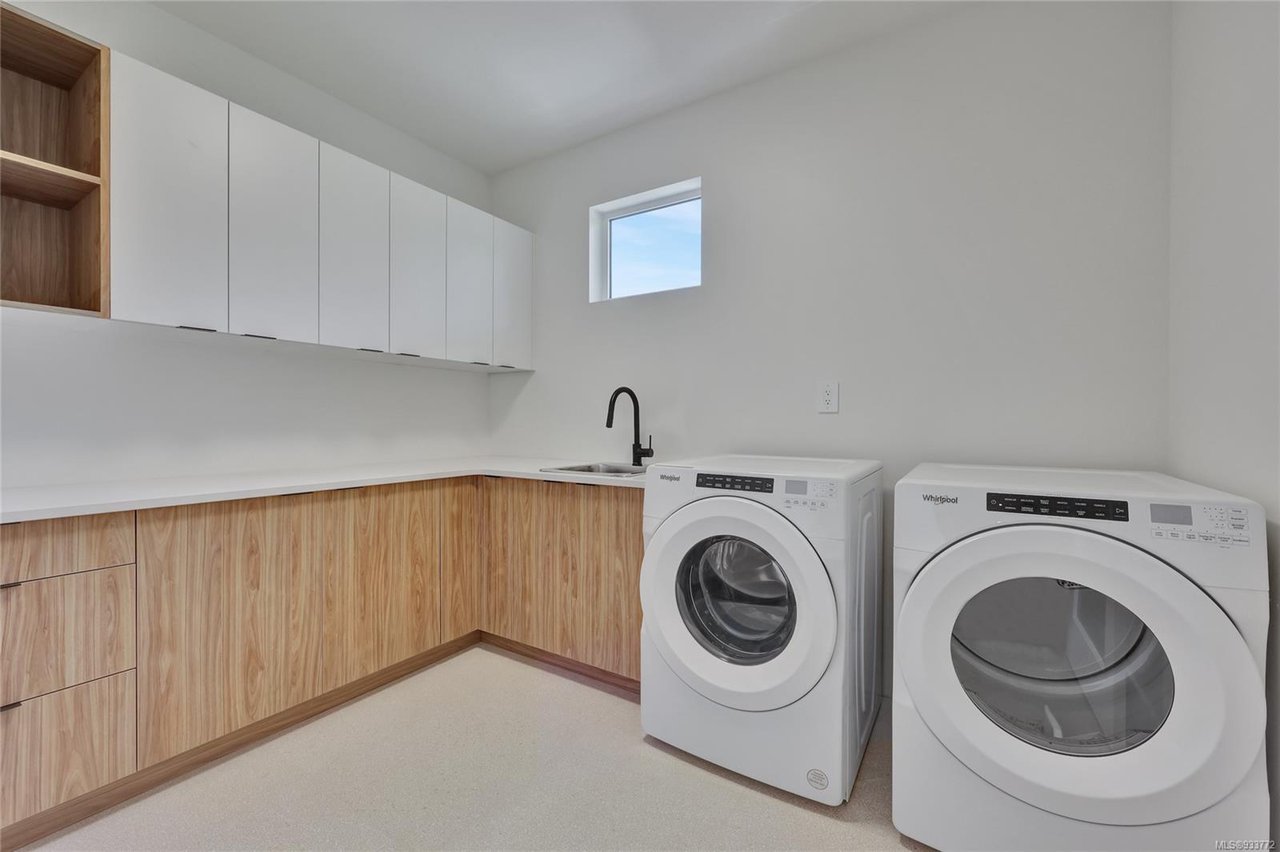 3909 Olympian Wy