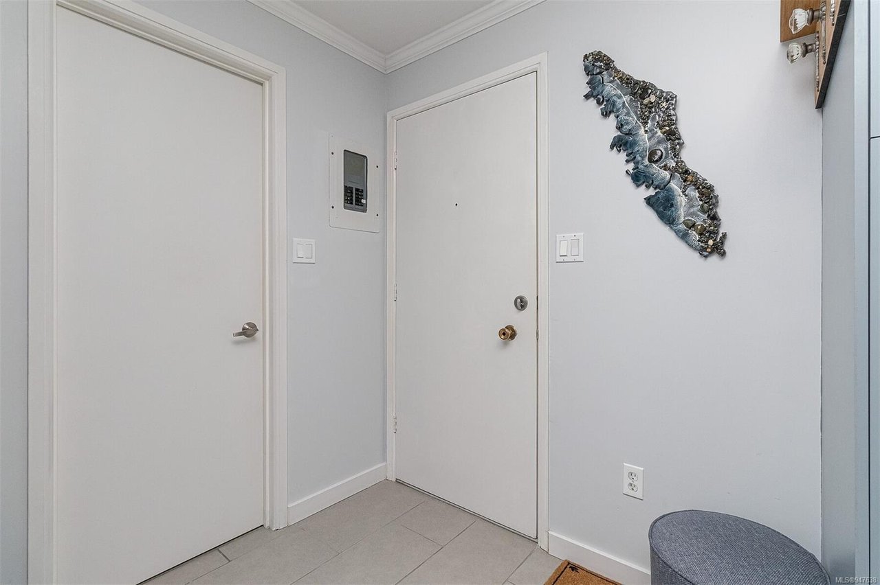 106-305 Michigan St