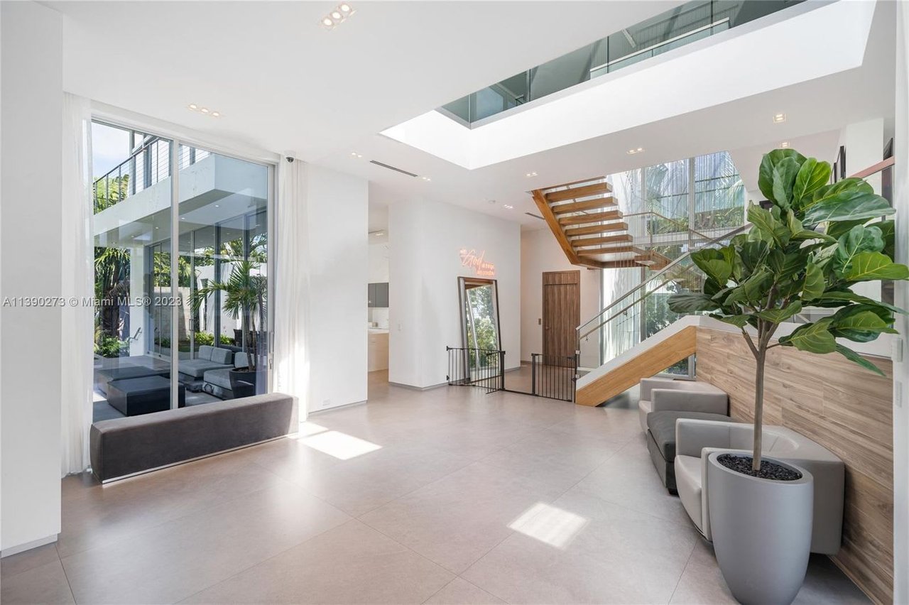 Hibiscus Island property image
