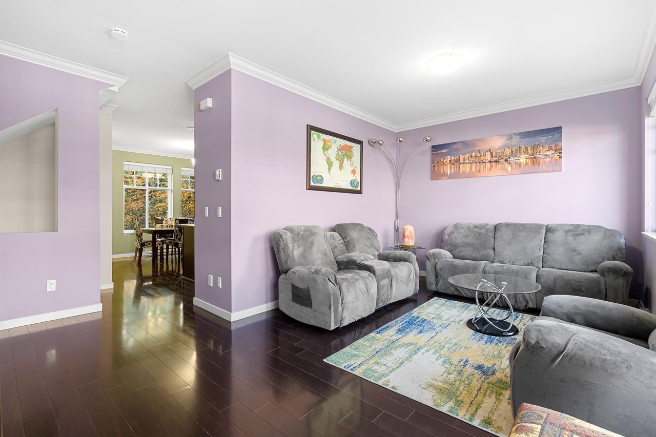 8-14462 61a Ave