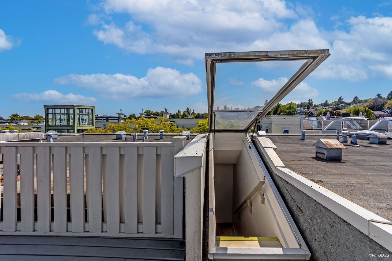 303-3727 W 10th Avenue, Vancouver