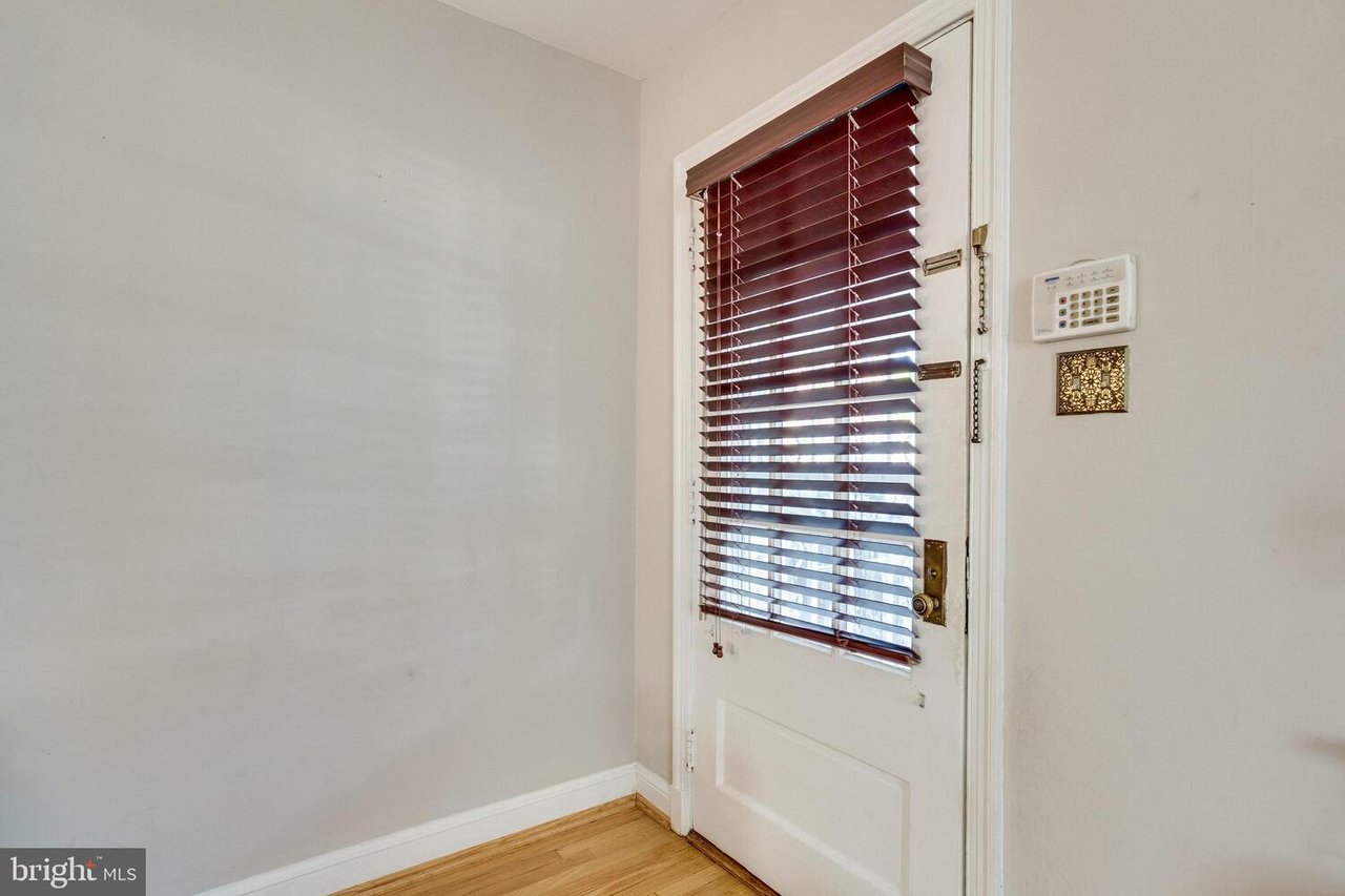 434 Longfellow St NW
