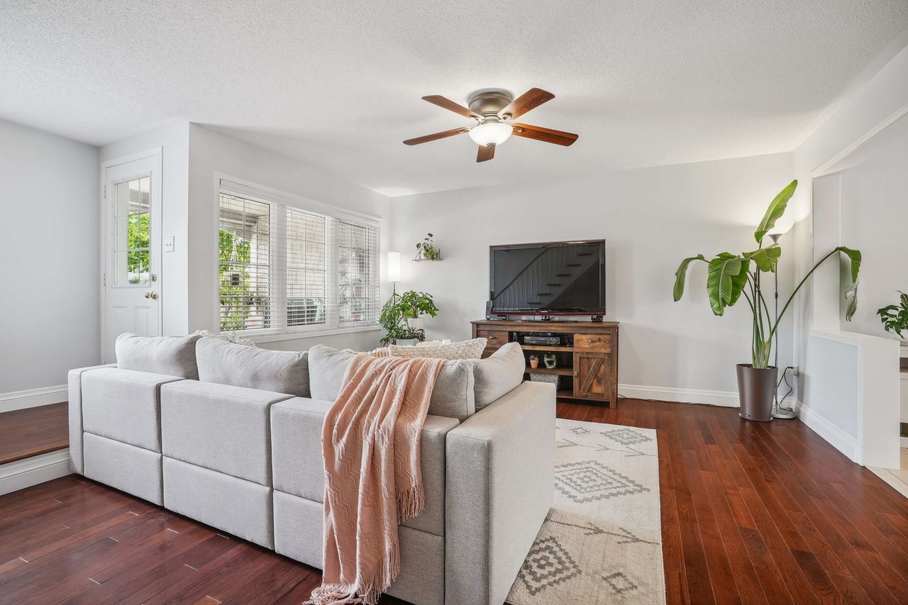 2-2360 Parkhaven Boulevard Unit: 2