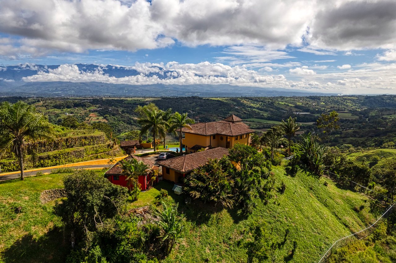 Luxury with Altitude 5 Bedroom Ocean & Mountain View Home 