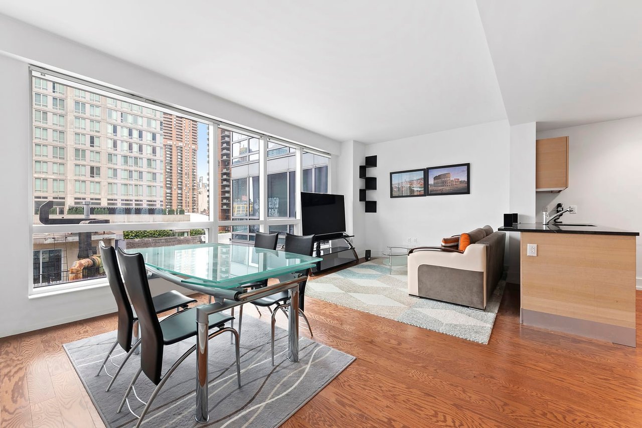 350 W 42nd Street Unit: 5-M photo