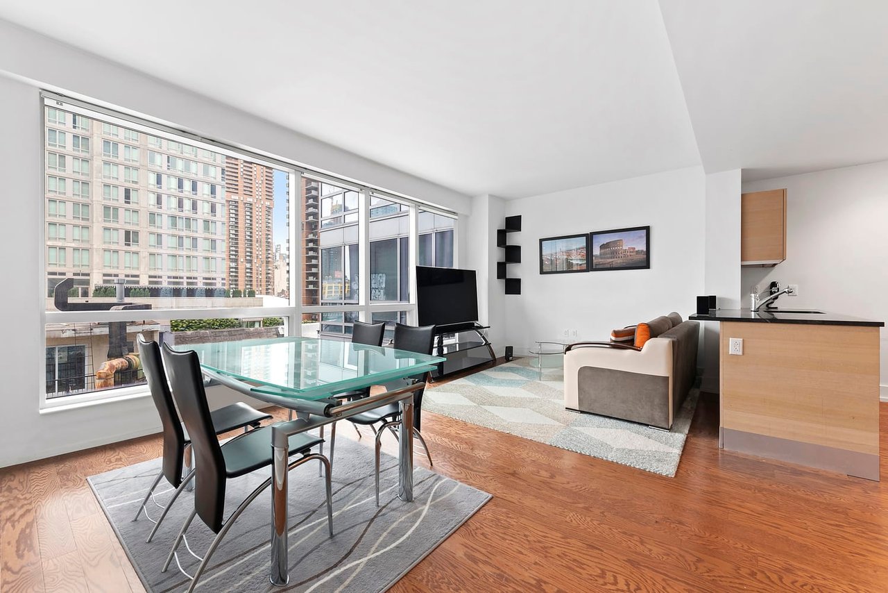 350 W 42nd Street Unit: 5-M