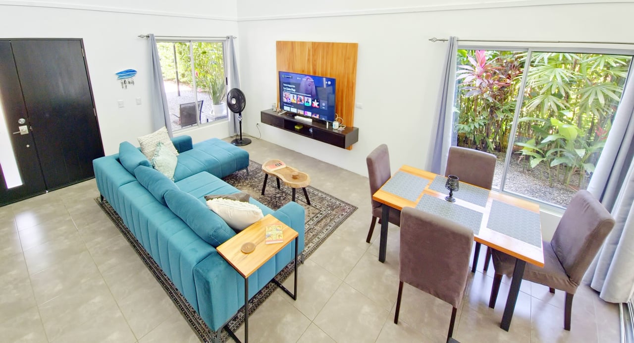 Contemporary Home with Guest House, walking distance to the beach