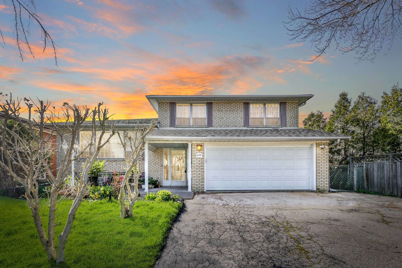 899 Hollowtree Cres
