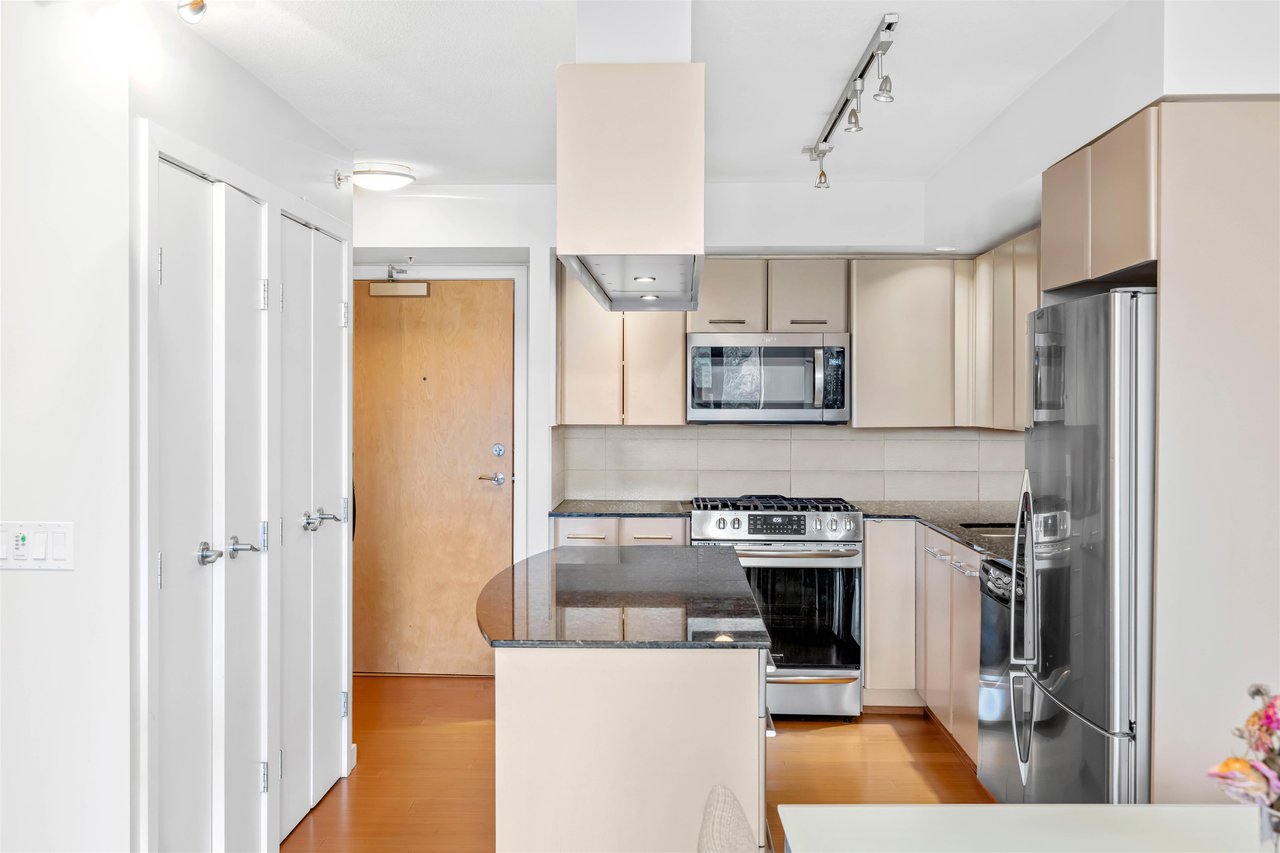 602-683 W Victoria Park