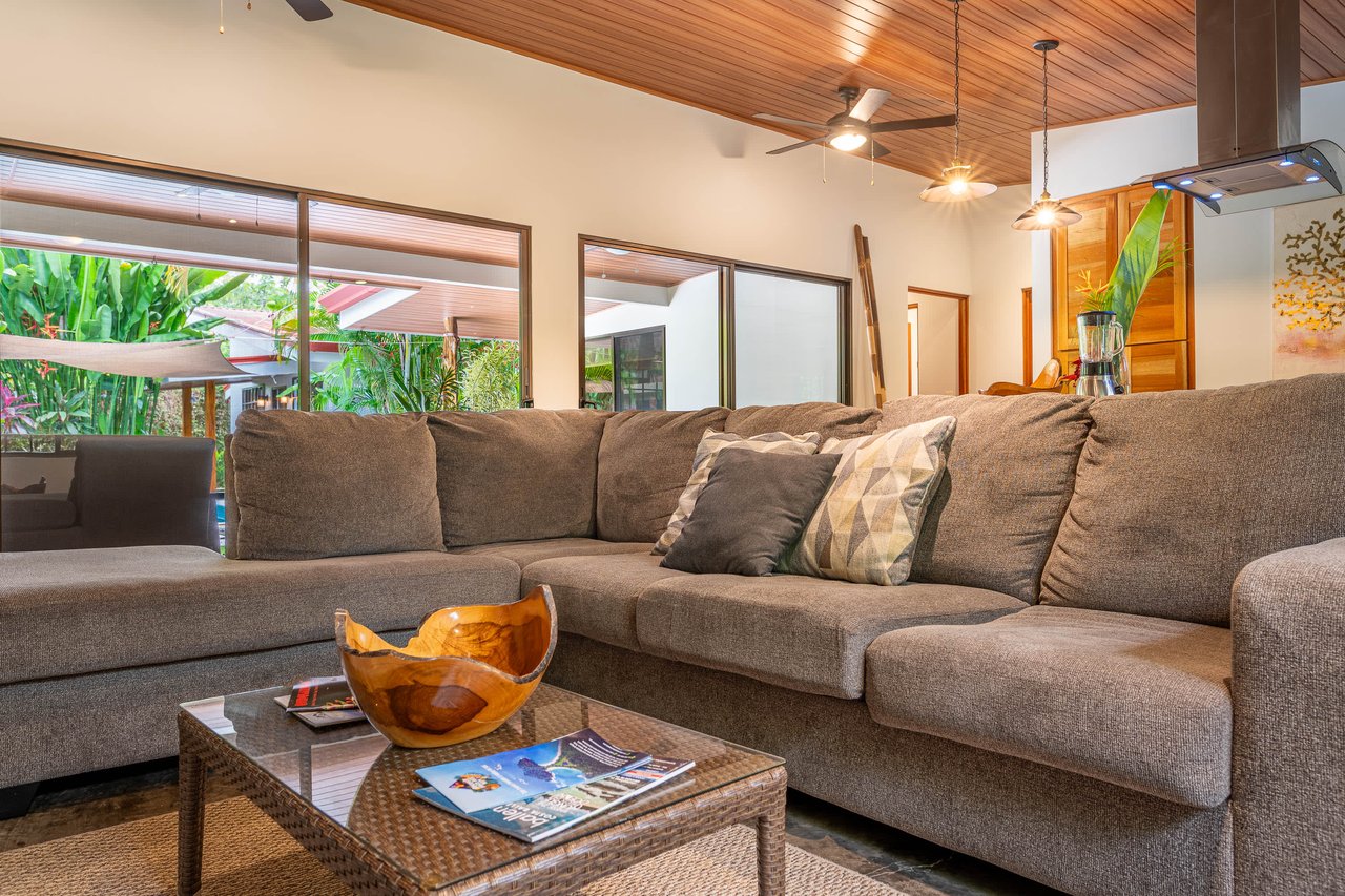 Uvita Garden Villa and Casita, 4 Bedrooms Total, Walking Distance To All
