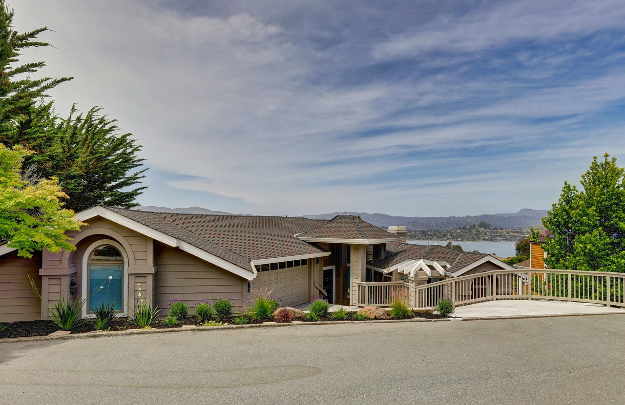 6 Mira Flores Lane