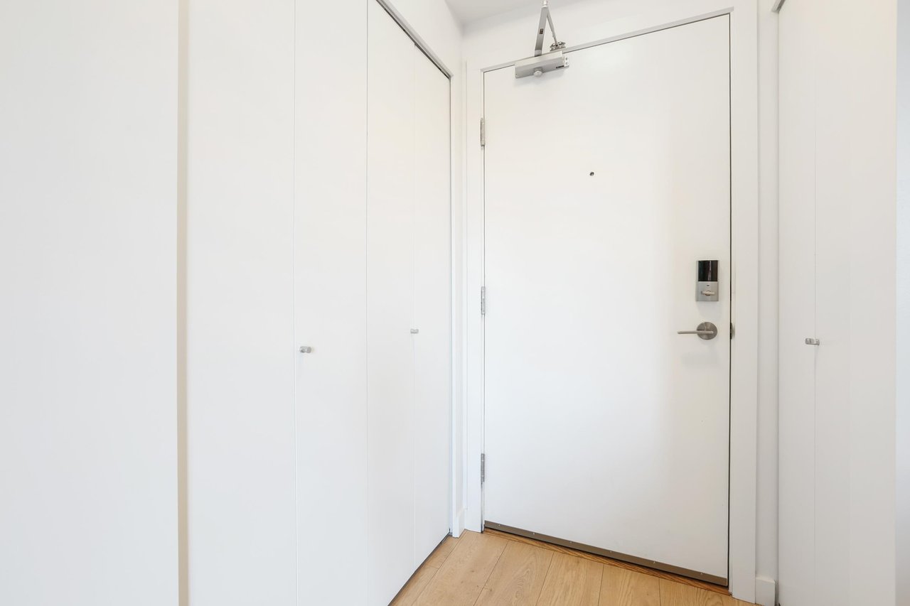 305-933 E Hastings Street, Vancouver