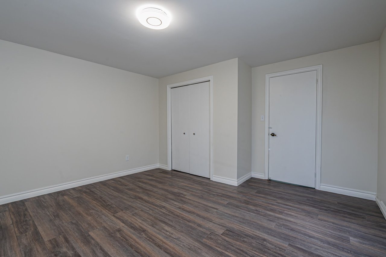172 Nicholson Court, Burlington