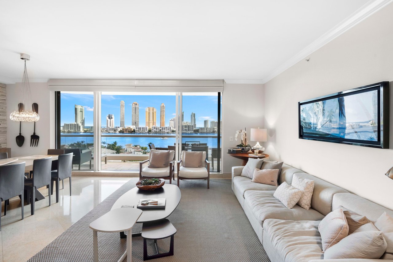 6000 Island Blvd Unit: 1007