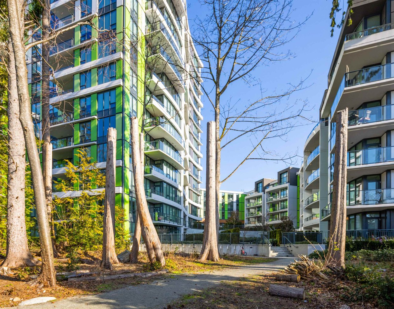 1106-3533 Ross Dr