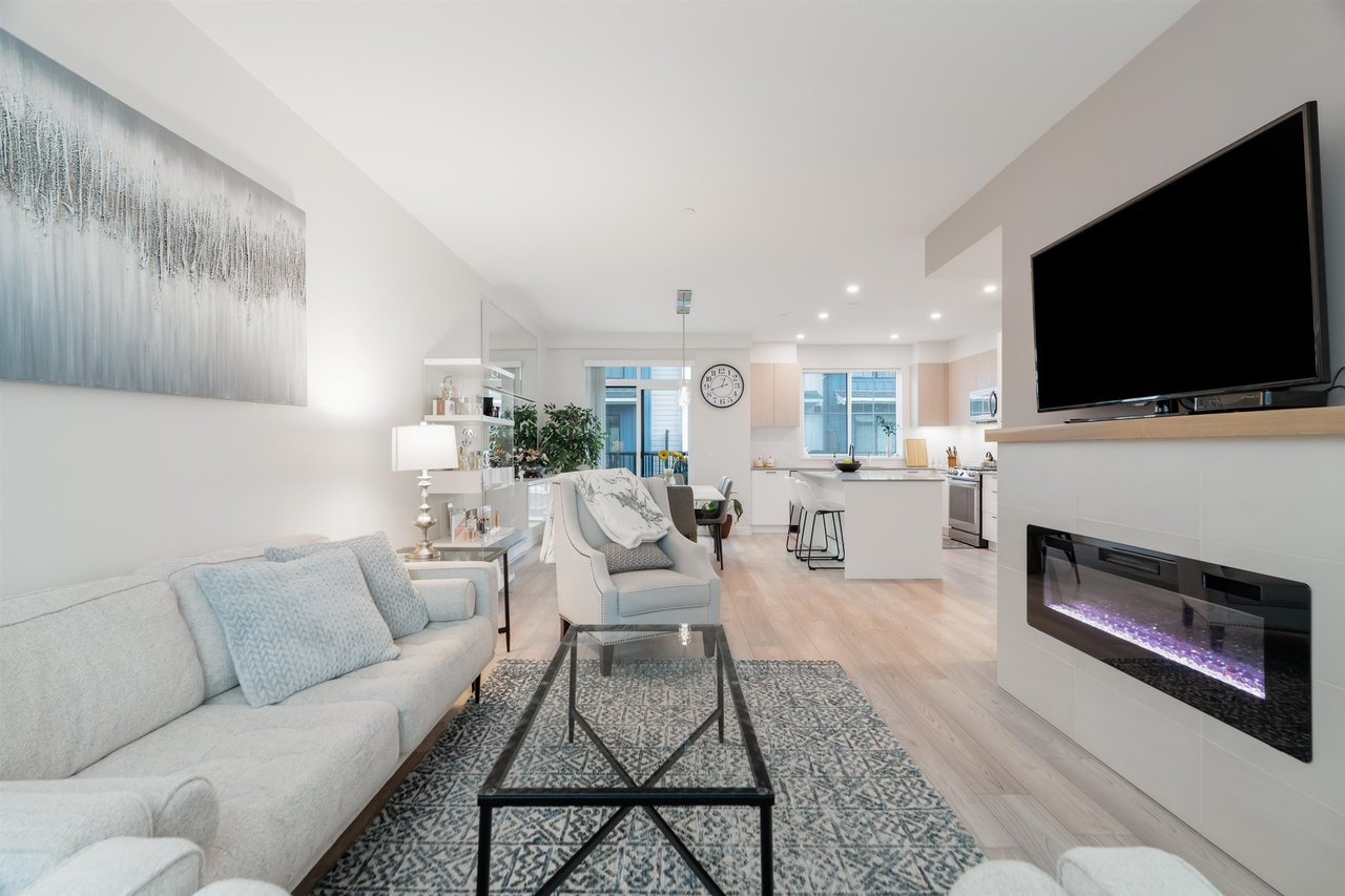 89-488 Furness St