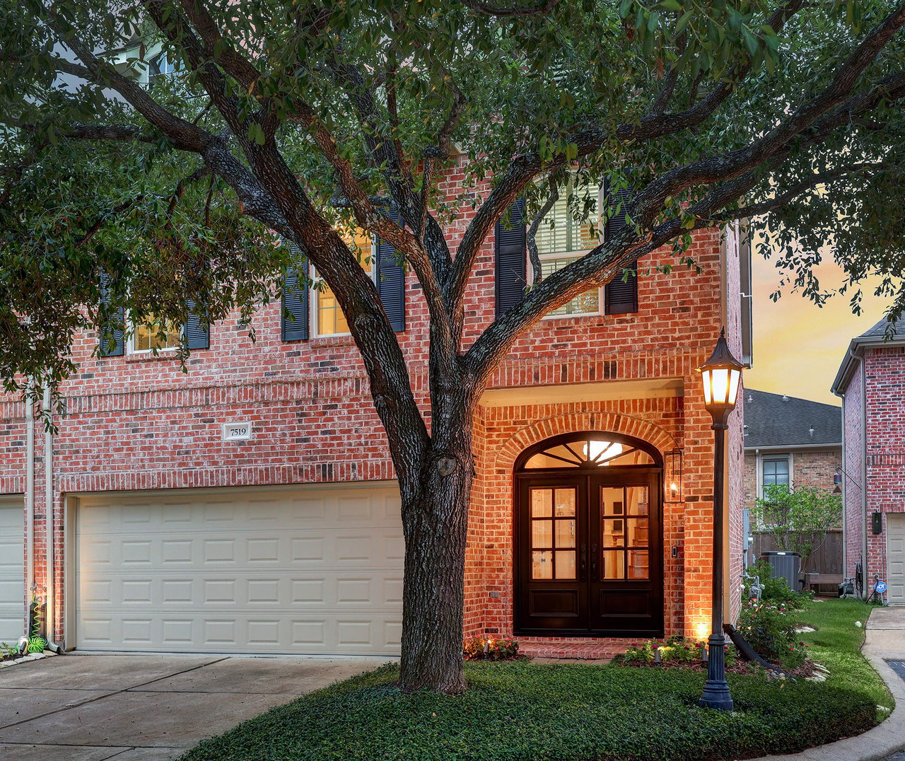 7519 Woodvine Place Court, Houston, Texas - Walter Bering, Houston Realtor